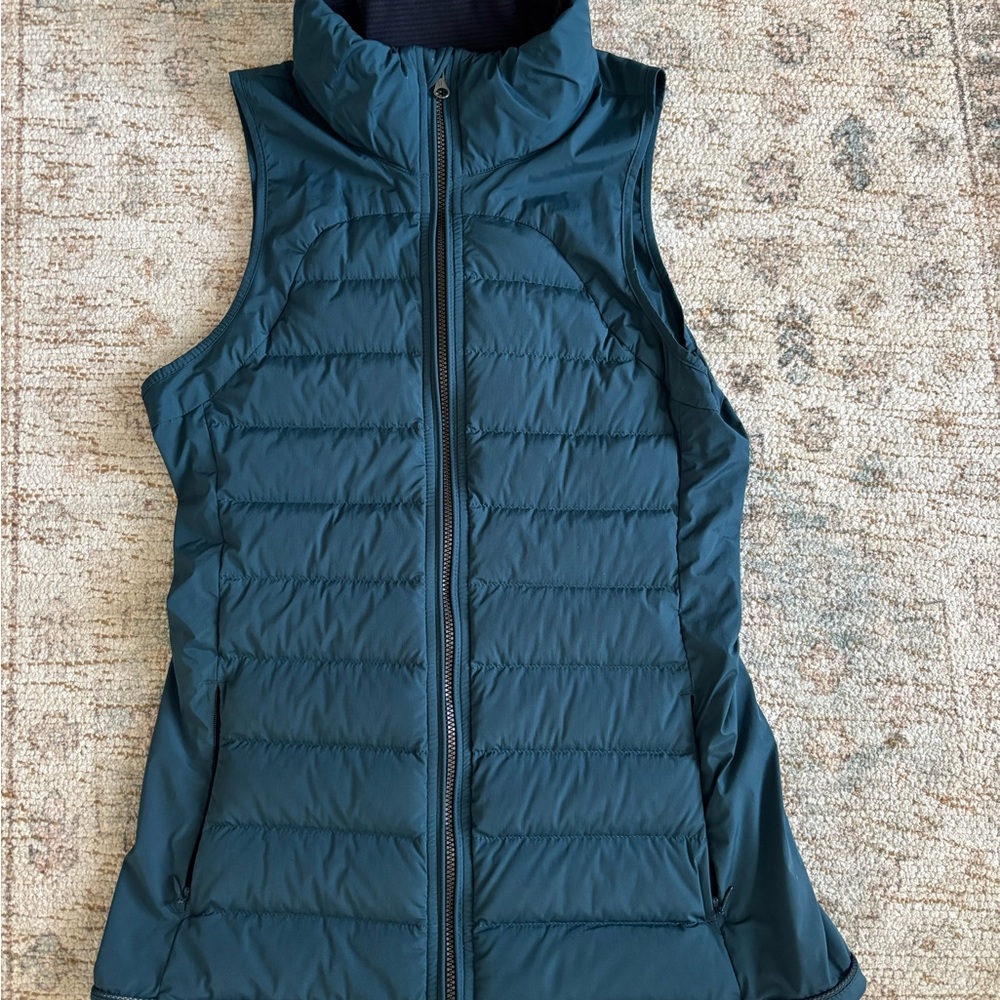 Lululemon athetica Fluffed Up Down Vest Alberta Lake EUC size 2/4